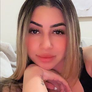 Meet your Posher, Alanis